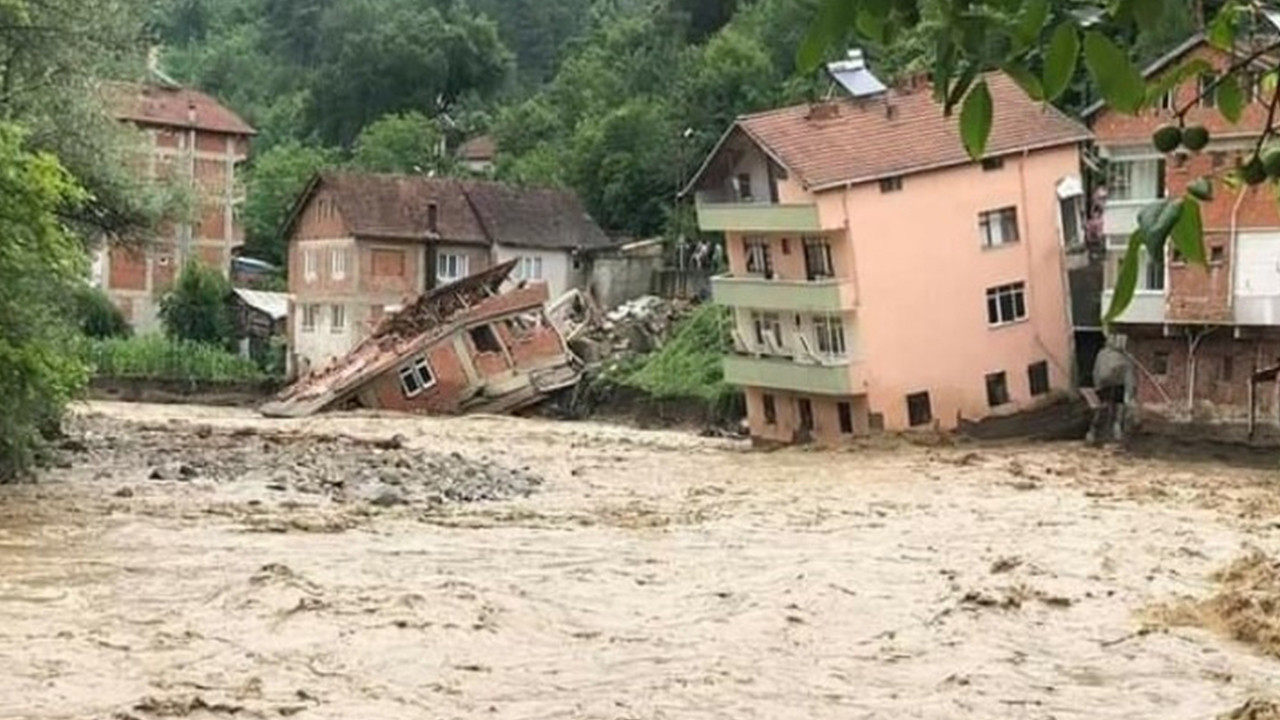 Batı Karadeniz'deki sel felaketinde ağır bilanço: 13 bina yıkıldı