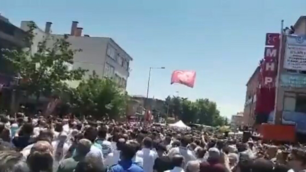 Bakan Koca'yı yuhaladılar! Görev başında katledilen doktorun cenazesinde büyük protesto