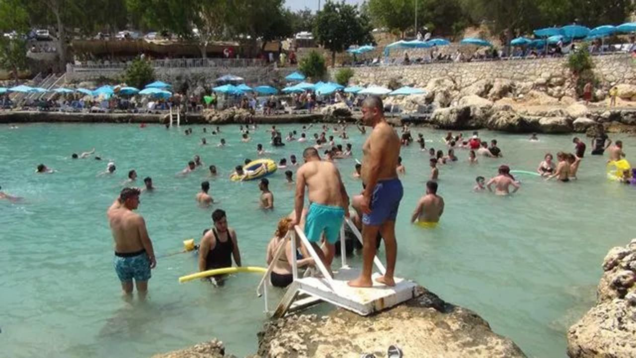 Otellerde yer bulamayan vatandaşlar çareyi bakın nerede buldular!