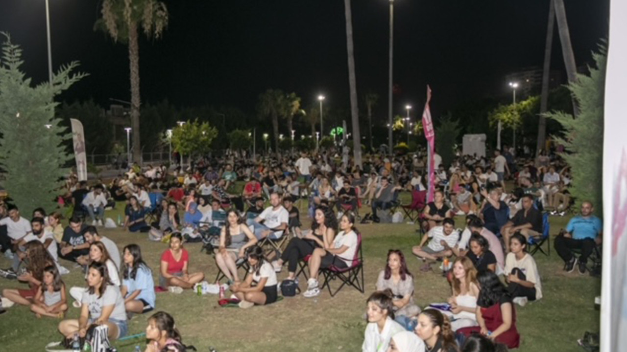 Mersin Büyükşehir Belediyesi'nin ''Yaz Dostum Konserleri'' başladı