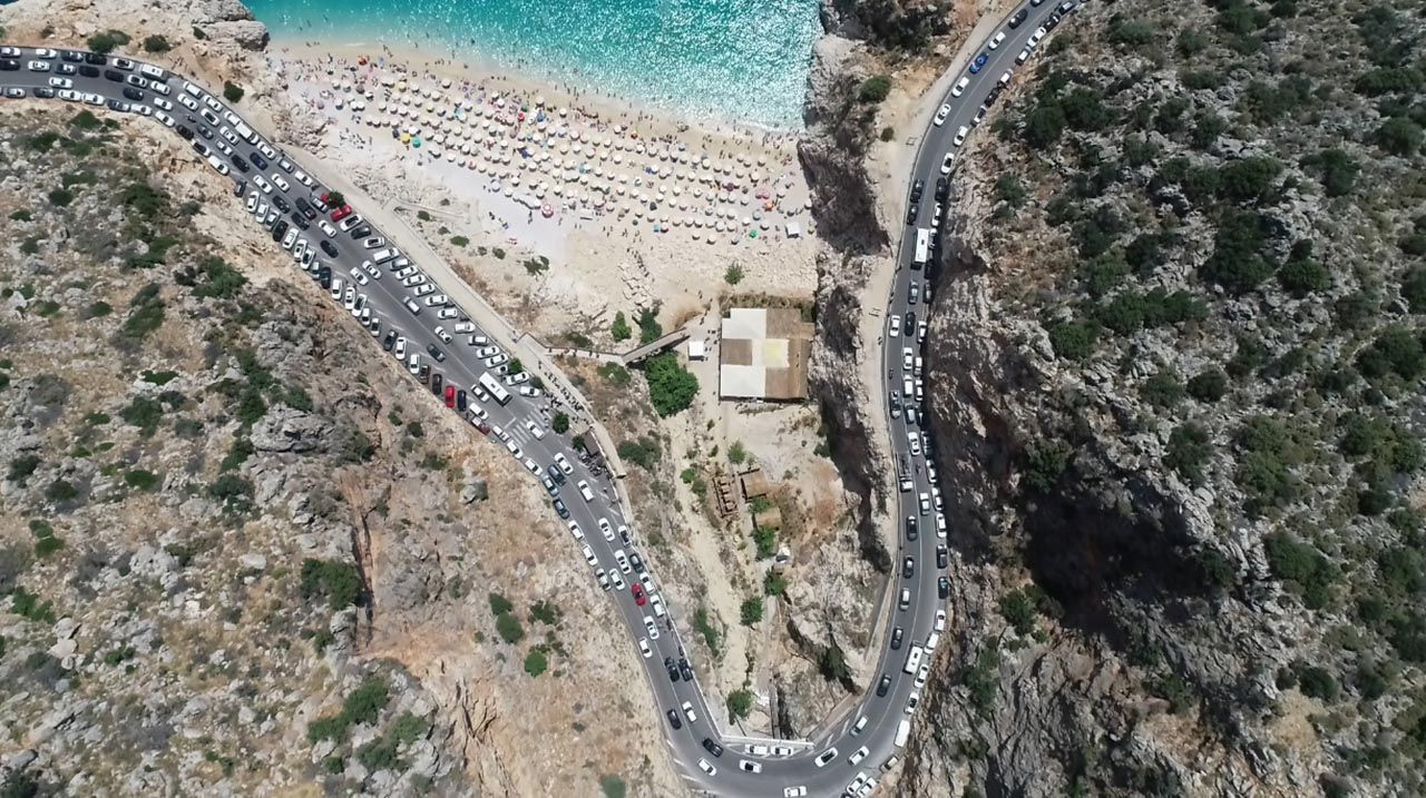 Türkiye'nin cennetine tatilci akını: Nüfus 4'e katlandı - Resim: 2