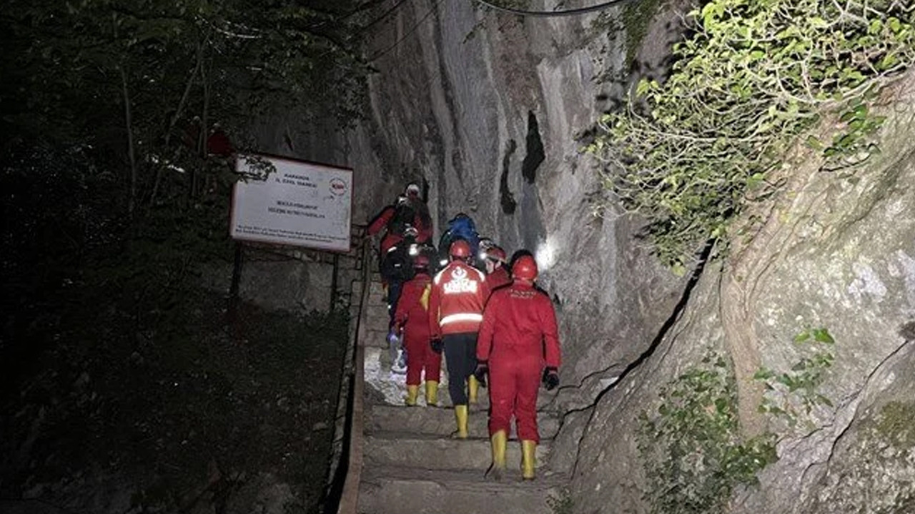 Türkiye'nin 4. büyük mağarasına giren 4 kişi mahsur kaldı