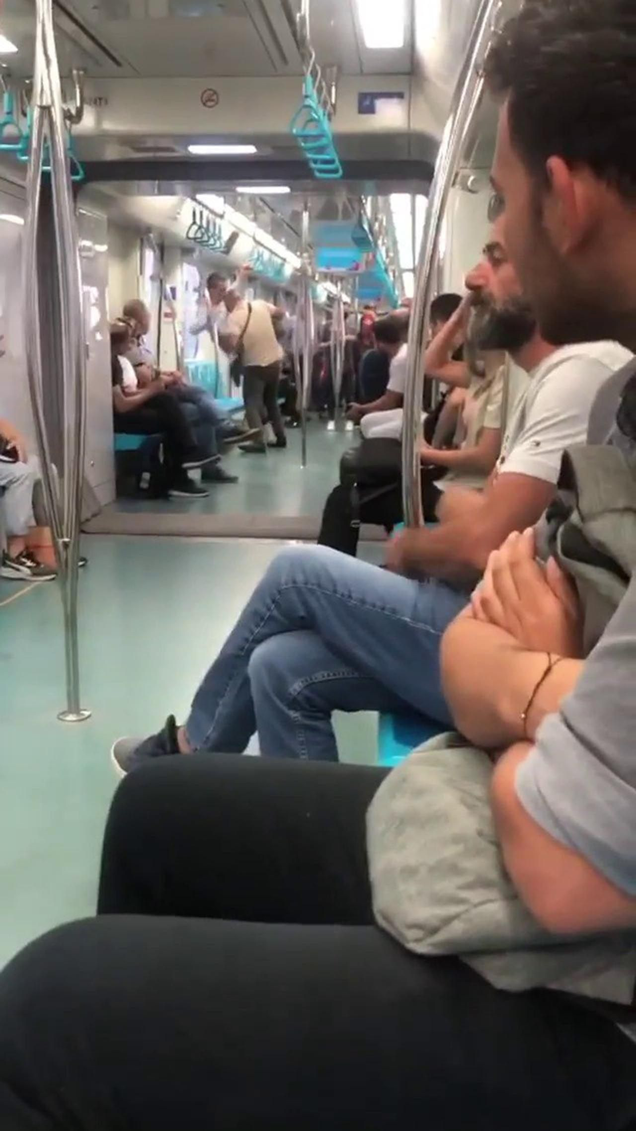 Marmaray'da yolcular birbirine girdi - Resim: 2