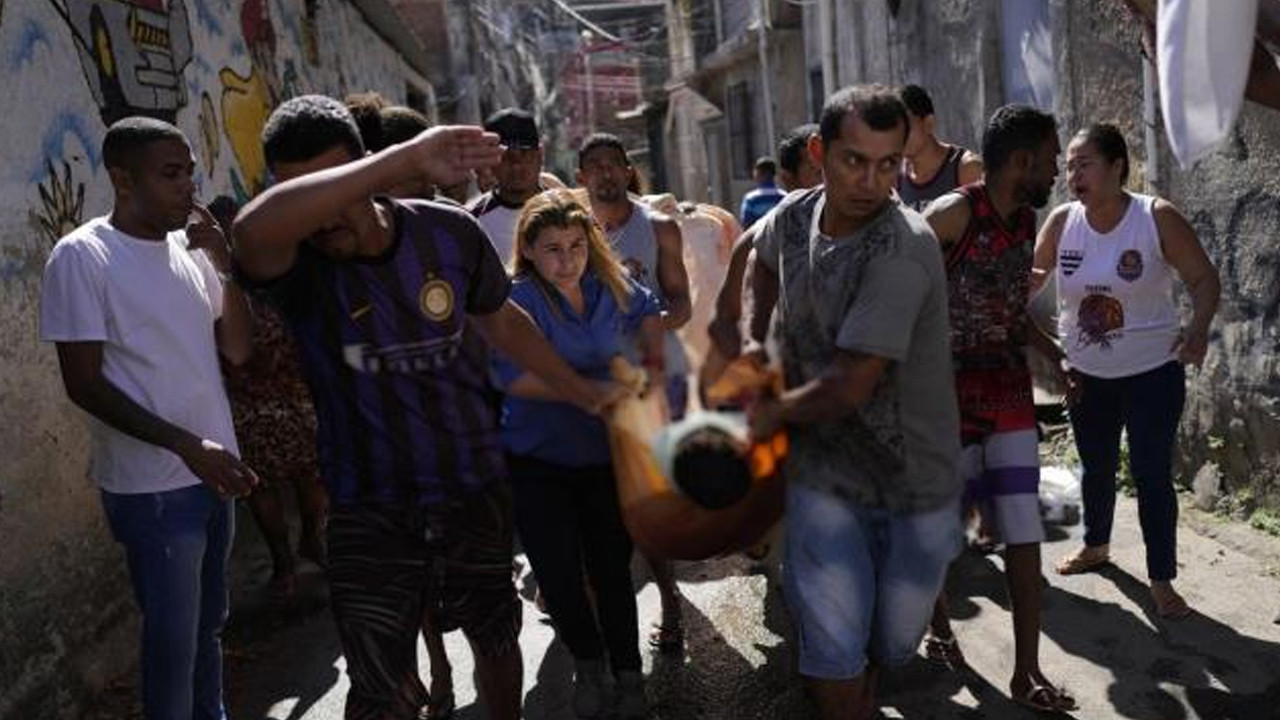 Favela'ya kanlı baskın: Çok sayıda ölü var