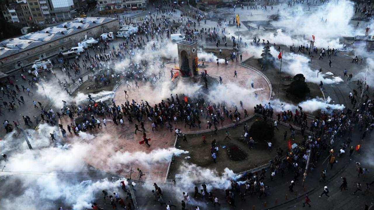 ''Cumhurbaşkanını kandırmışlar, Gezi olaylarında yakılan cami yok!''