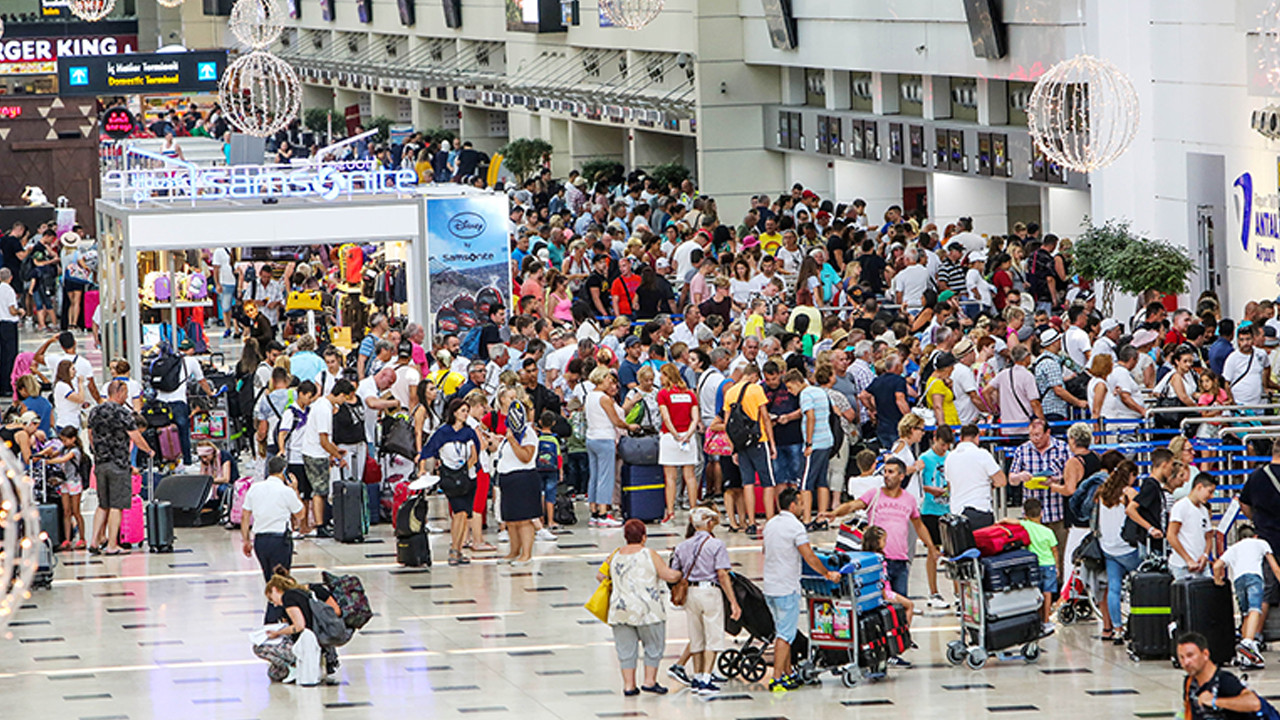 Türkiye'ye ilk 8 ayda gelen turist sayısı açıklandı