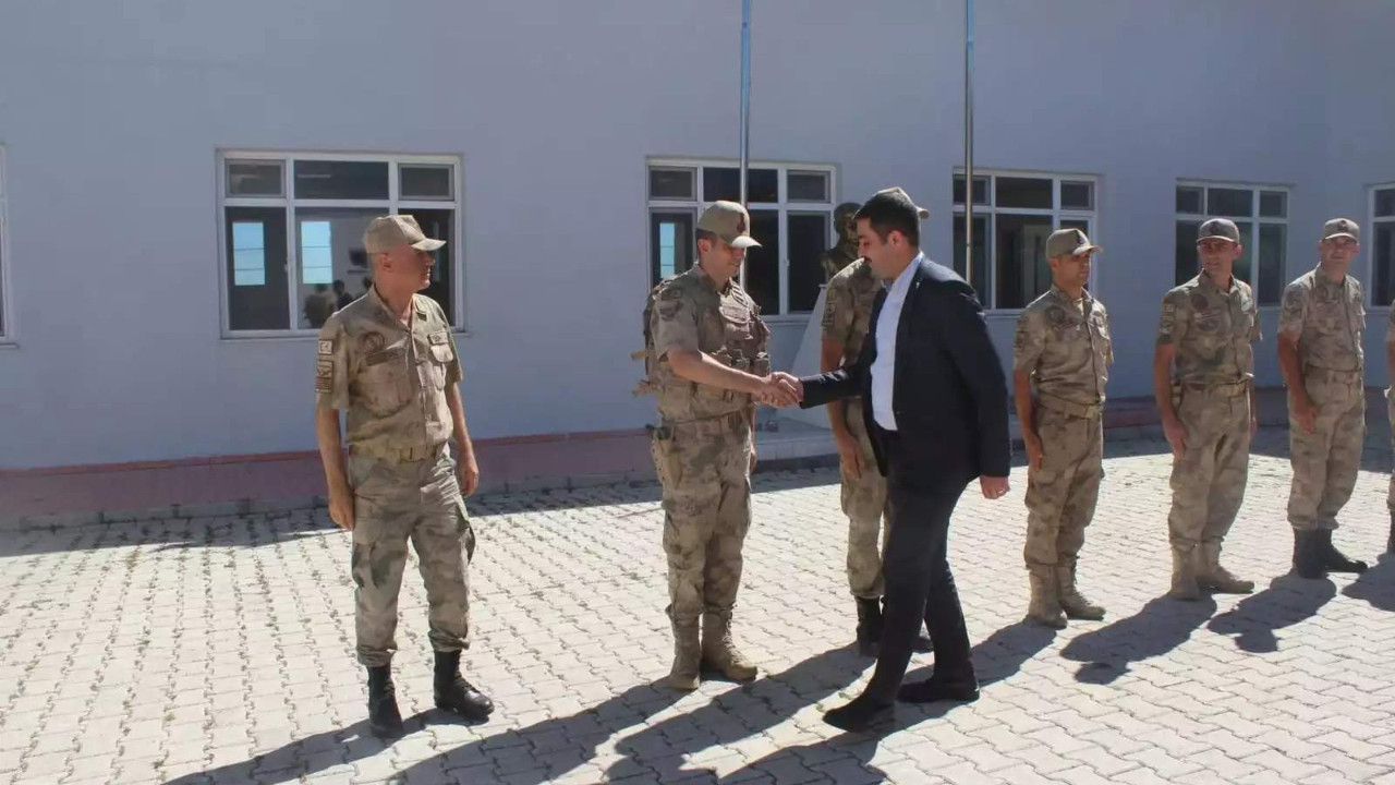 AK Partili il başkanına askeri tören! Komutan görevden alındı