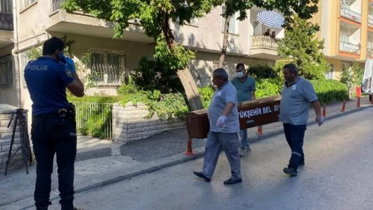 Günlerdir haber alınamıyordu, evden gelen kokular gerçeği ortaya çıkardı