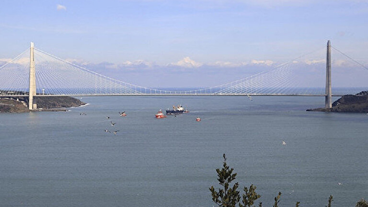 Gemi arızası: İstanbul Boğazı çift yönlü trafiğe kapatıldı