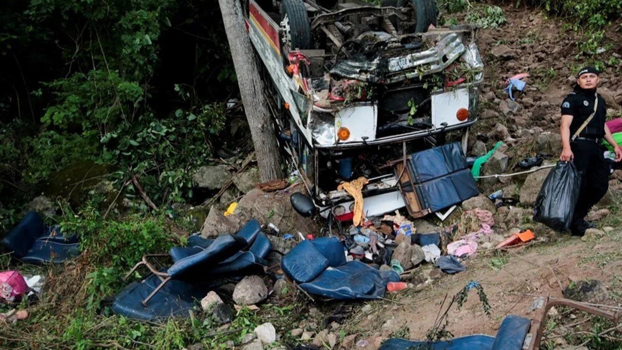 Dehşete düşüren kaza: 16 ölü, 47 yaralı