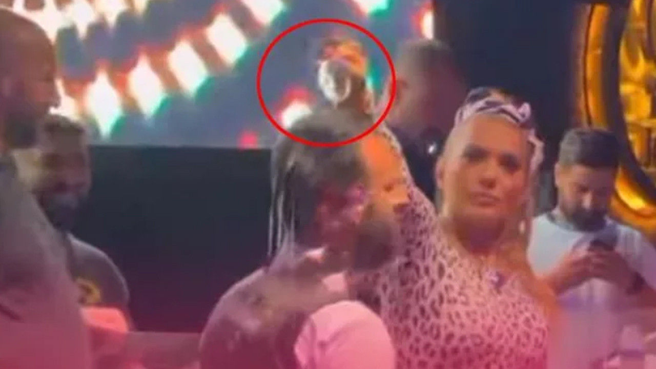Sosyal medyada linç edilen Demet Akalın sessizliğini bozdu