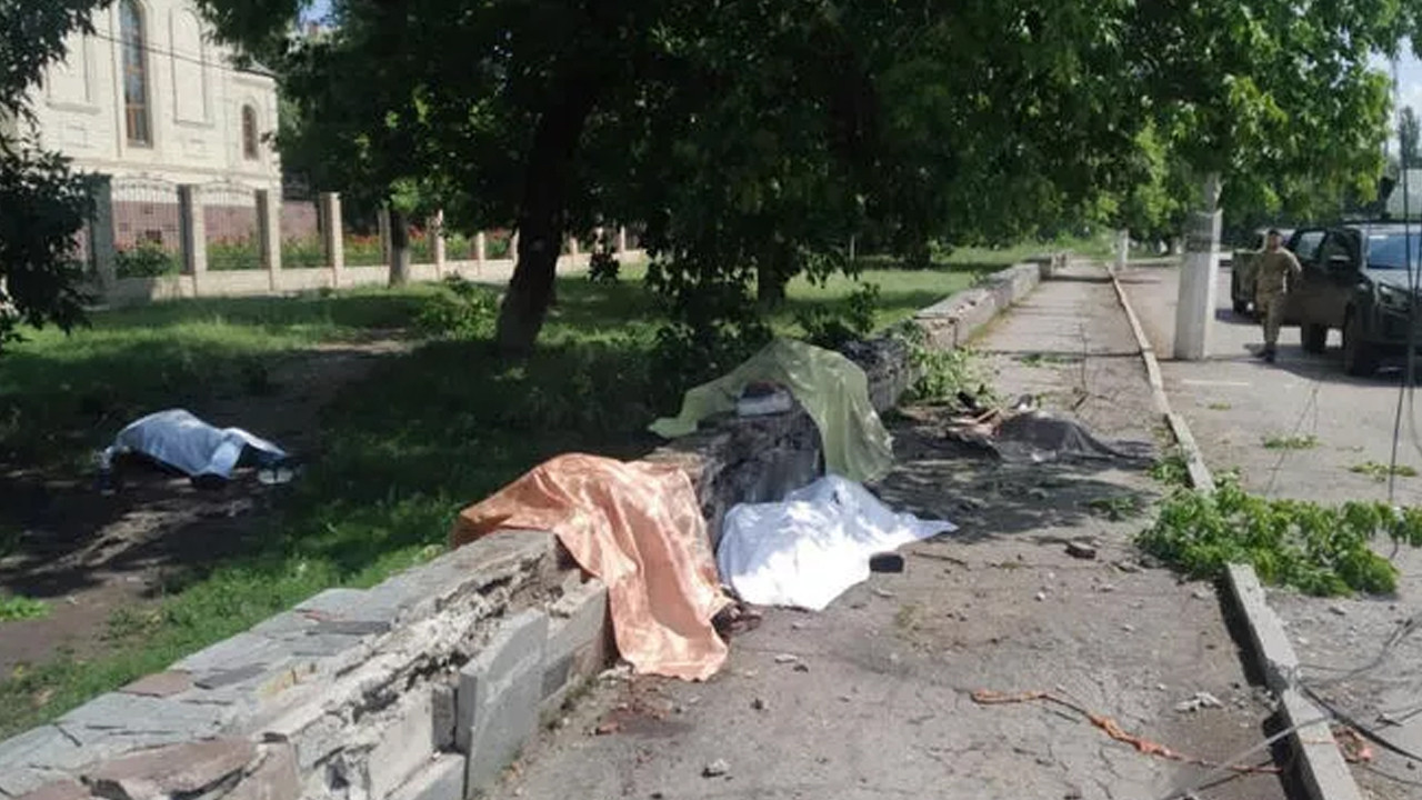 Rusya otobüs durağını vurdu: Ölü ve yaralılar var