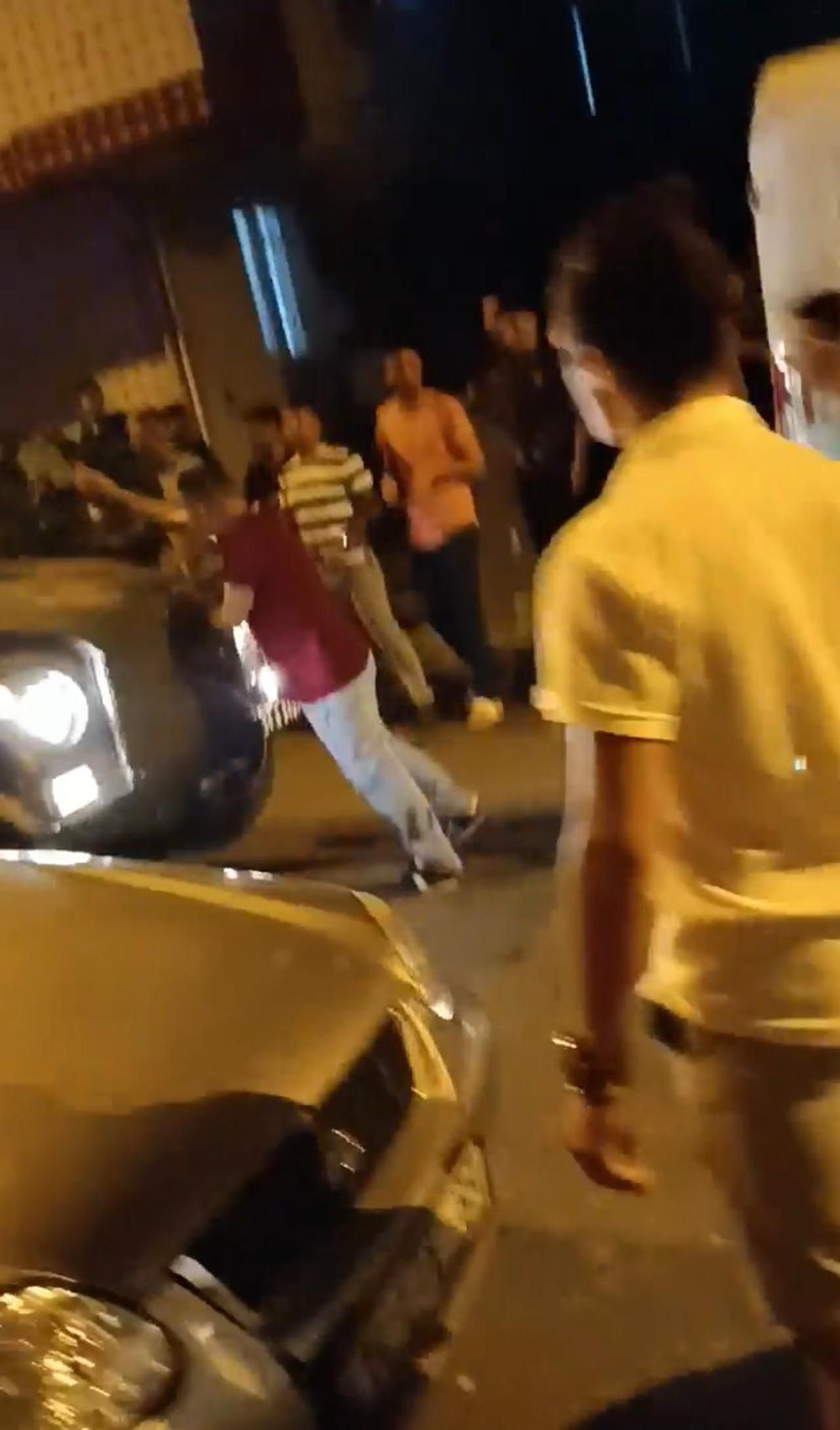 İstanbul'da iğrenç taciz iddiası! Mahalleli esnafı linç ediyordu - Resim: 4