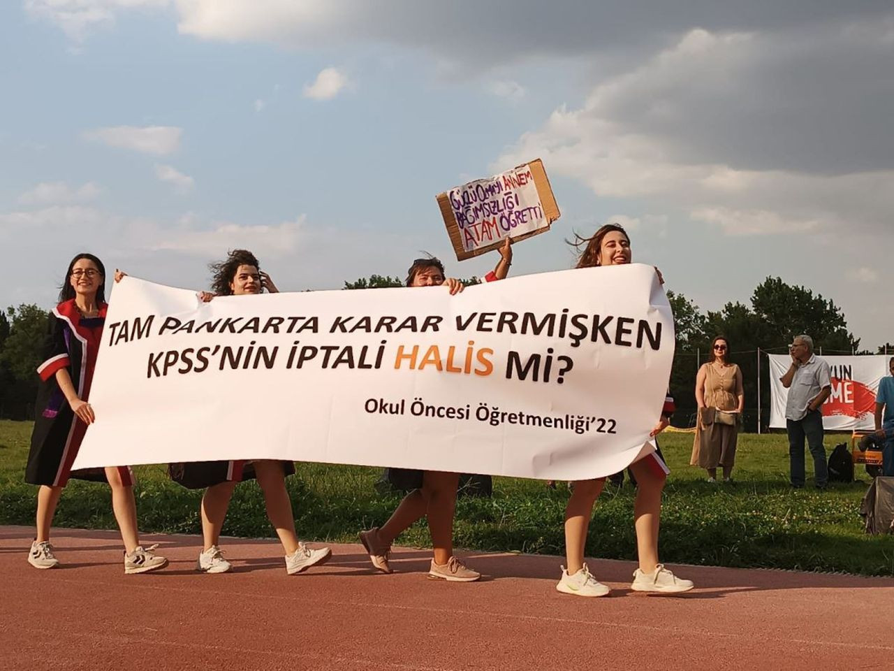 Engellemeler durduramadı, ODTÜ'lüler Devrim'de pankartlarıyla yürüdü - Resim: 1