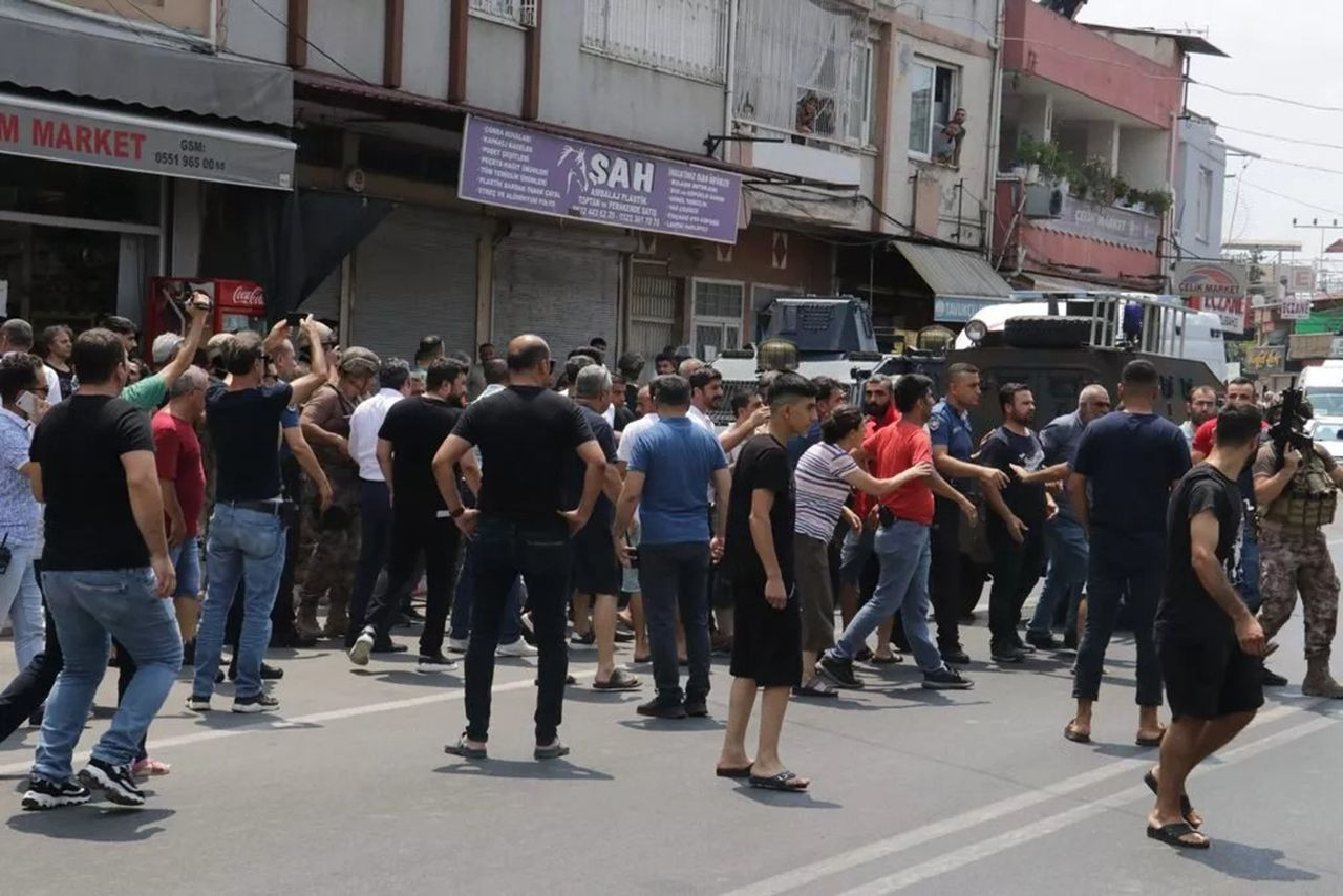 Kasapta rehine dehşeti! Genç kadını polis kurtardı - Resim: 2
