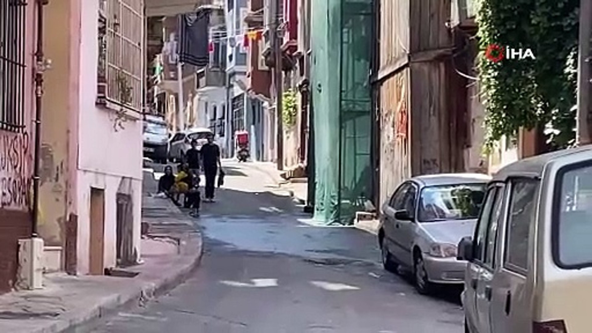 İstanbul'da korkunç cinayet! Döve döve öldürüp sokağa attılar