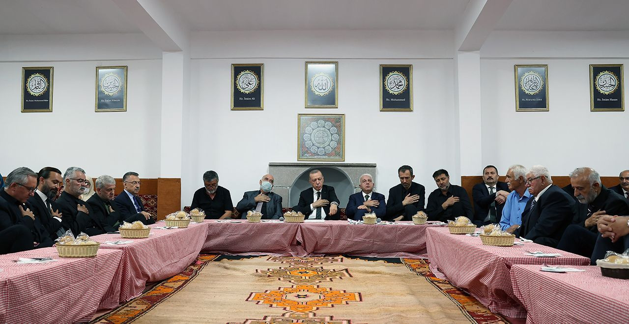 Erdoğan'dan 15 yıl sonra ilk cemevi ziyareti - Resim: 2