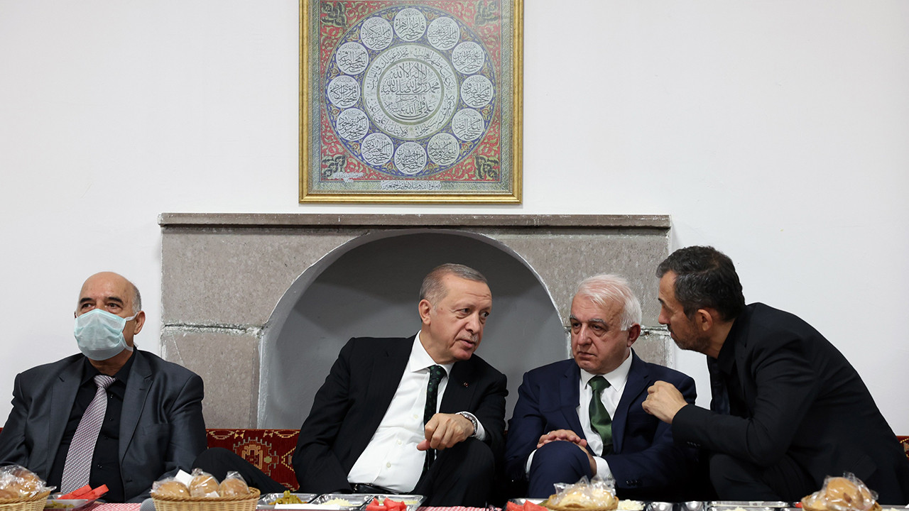 Erdoğan'dan 15 yıl sonra ilk cemevi ziyareti