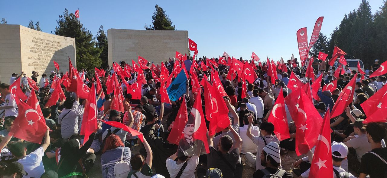 Zafer Partisi lideri Ümit Özdağ ve Zafer Partililer'den Çanakkale çıkarması - Resim: 3