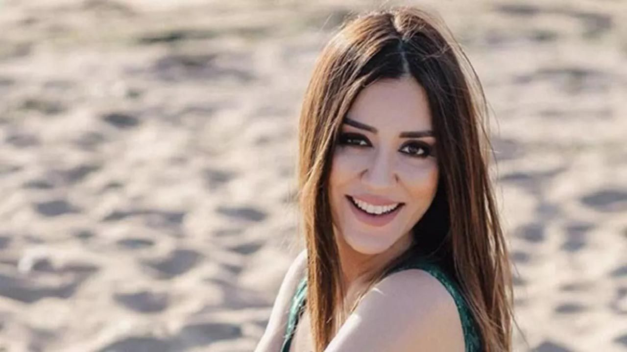 Türkiye sonunda bunu da gördü: Ünlü şarkıcı Banu Parlak'ın ''tuvalet'' videosu olay oldu - Resim: 2