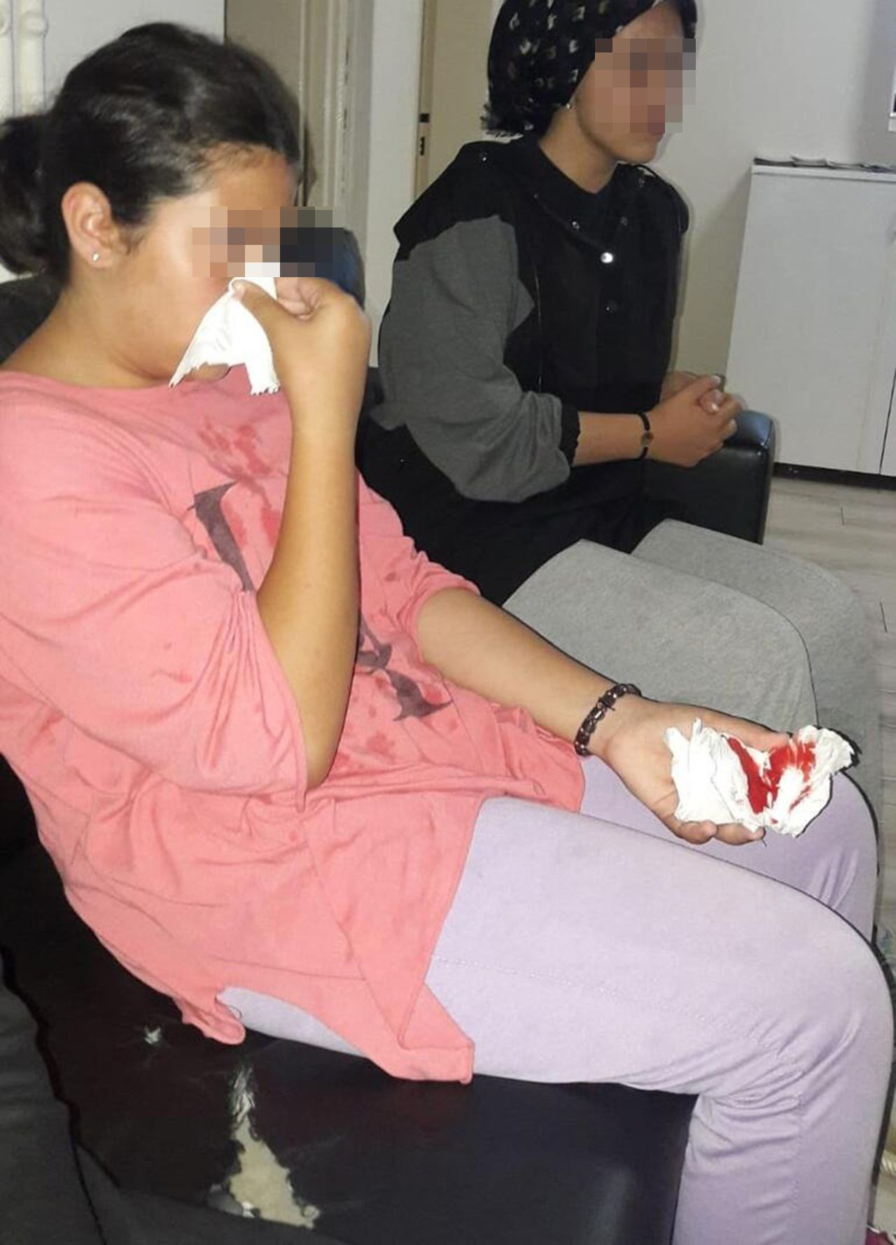 3 tane mısır için 3 kız çocuğuna tekme tokat dayak! - Resim: 4