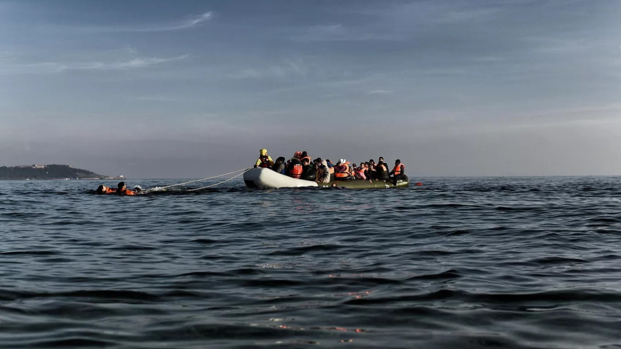 Yunanistan'ın ölüme ittiği 28 göçmen daha kurtarıldı