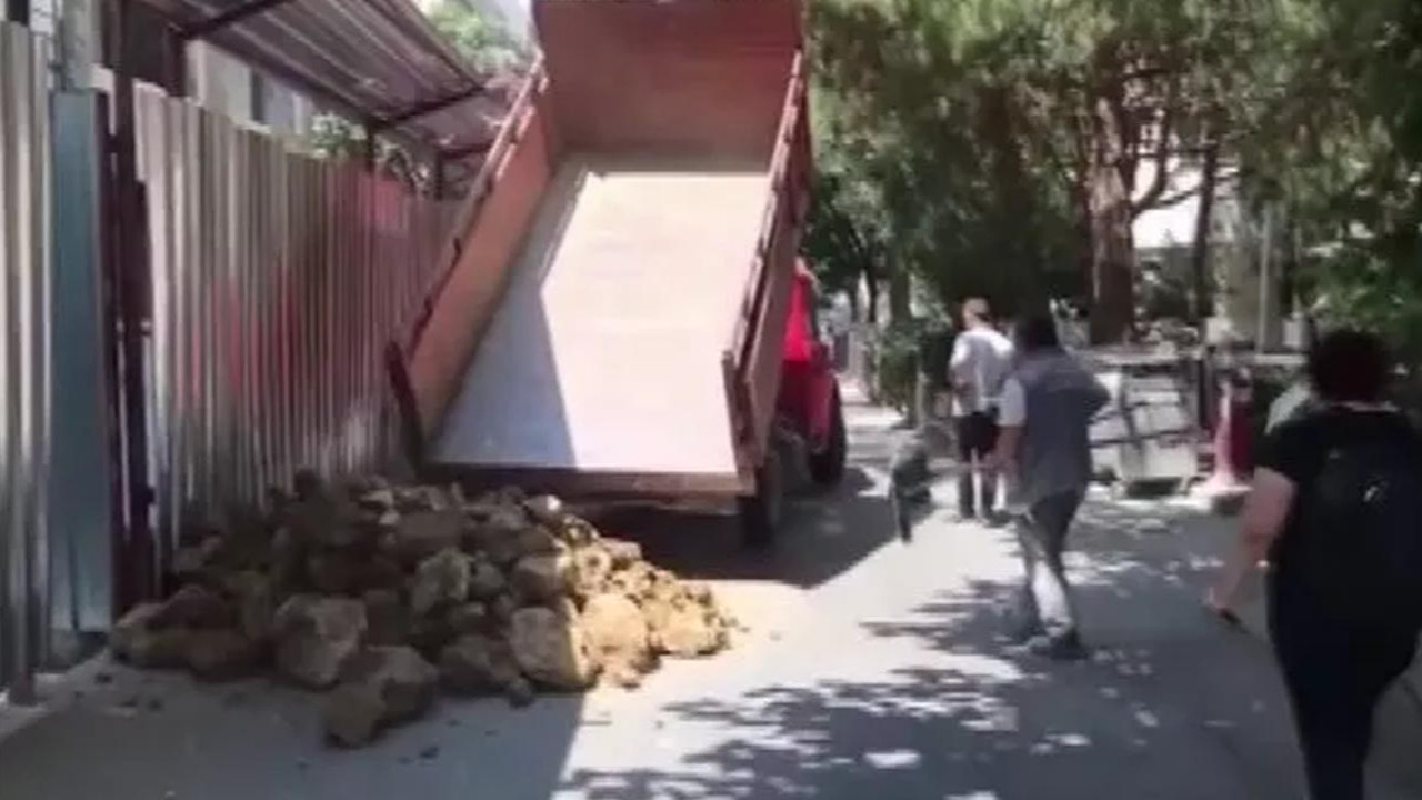 İstanbul'un göbeğinde ''kiracı'' gerilimi: Sokağa ve bina girişine beton döktüler