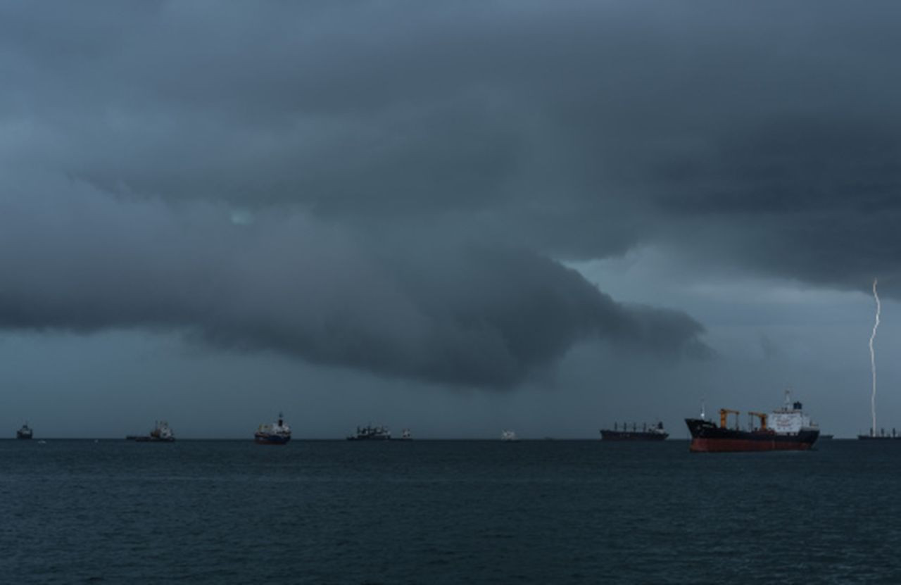 Kabus gibi görüntü! İstanbul'a güpegündüz geceyi yaşattılar - Resim: 3