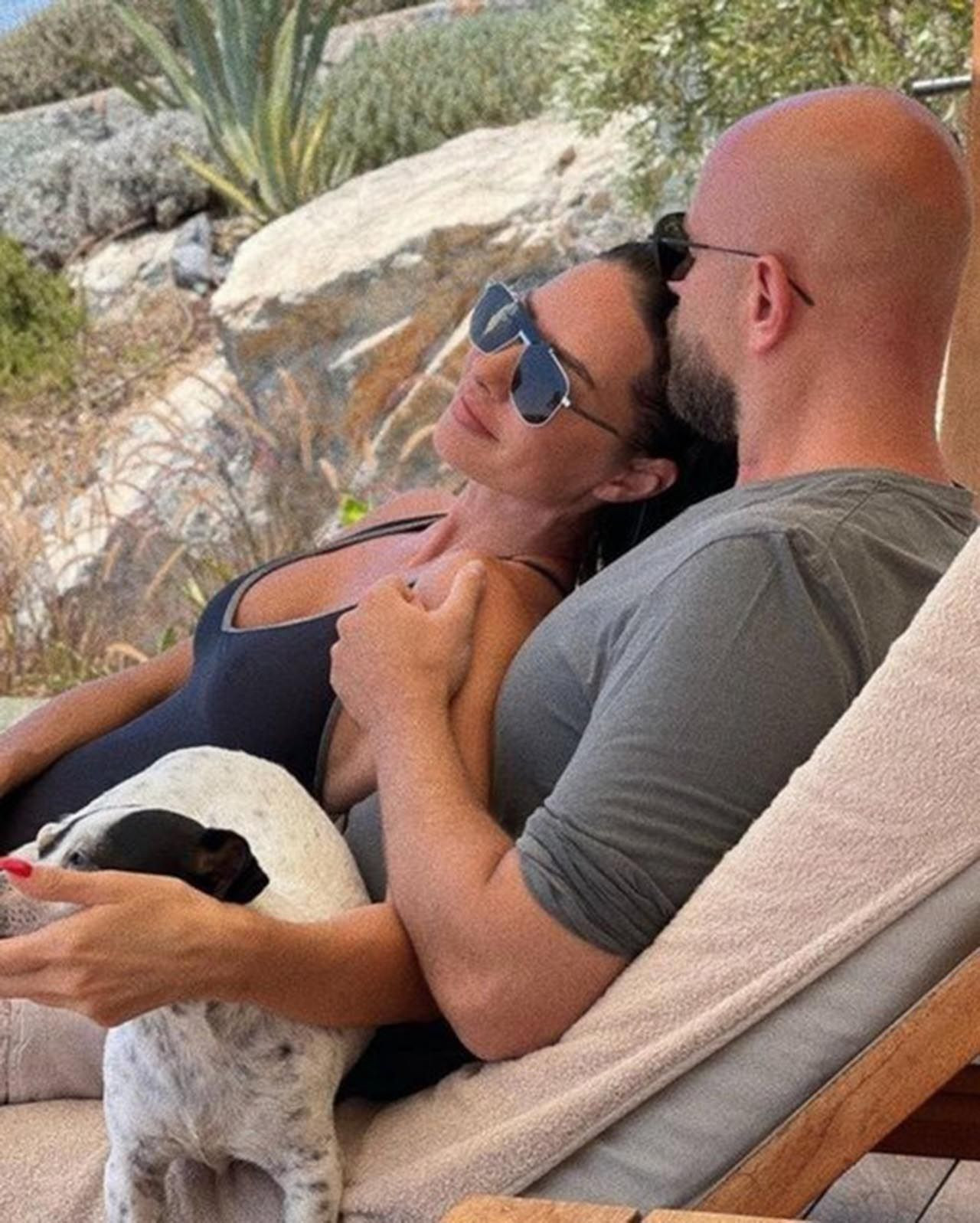 Yasemin Özilhan'dan boşanma iddialarına fotoğraflı yanıt - Resim: 3