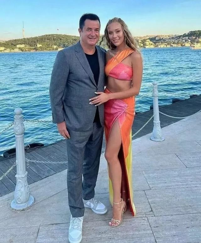 Acun Ilıcalı'nın sevgilisi Ayça Çağla Altunkaya ile fotoğrafına Şeyma Subaşı'dan olay hamle - Resim: 2