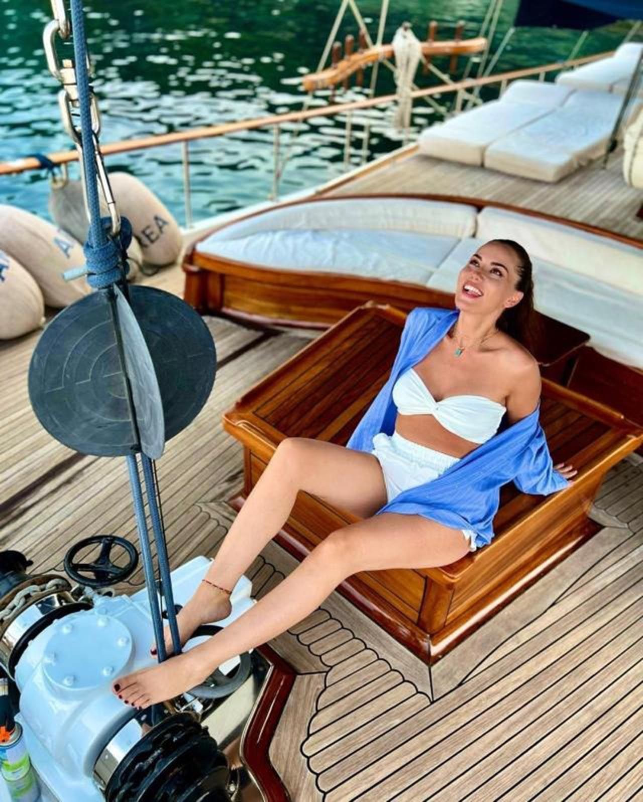 Fahriye Evcen'den teknede hamilelik pozları - Resim: 2