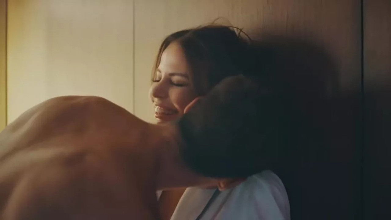 Simge Sağın'ın seksi klibi olay olmuştu, yasaklatmaya çalıştı