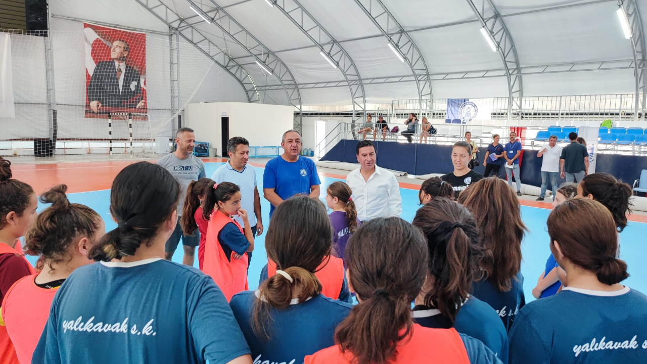 Bodrum Belediye Başkanı Aras'tan sporculara ziyaret