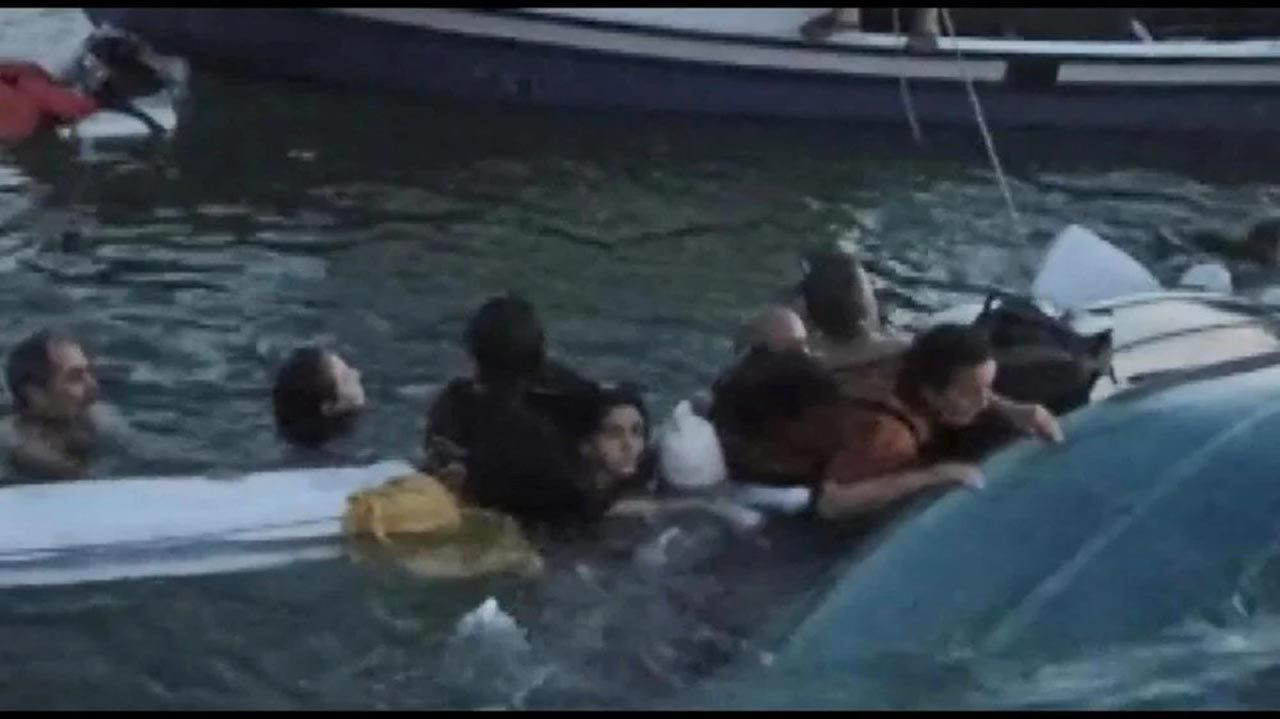 İstanbul'da denizde korku dolu anlar! 9 kişiyi taşıyan tekne alabora oldu - Resim: 2