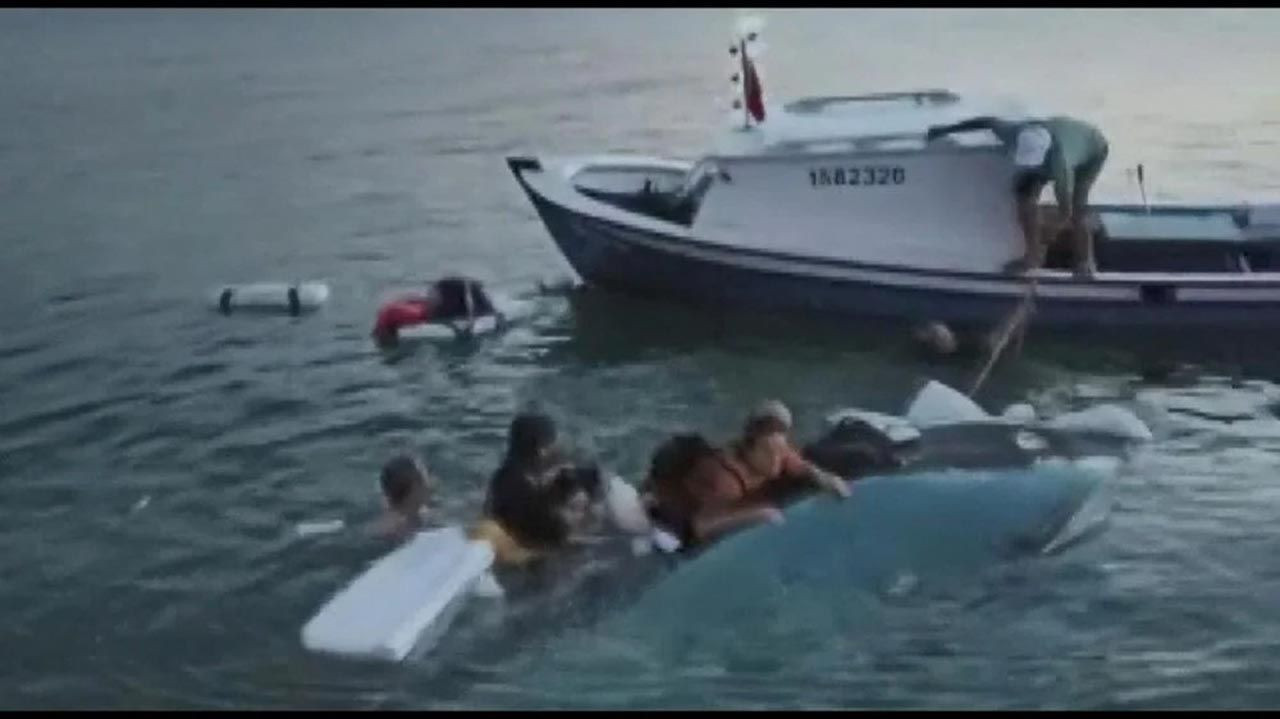 İstanbul'da denizde korku dolu anlar! 9 kişiyi taşıyan tekne alabora oldu - Resim: 1
