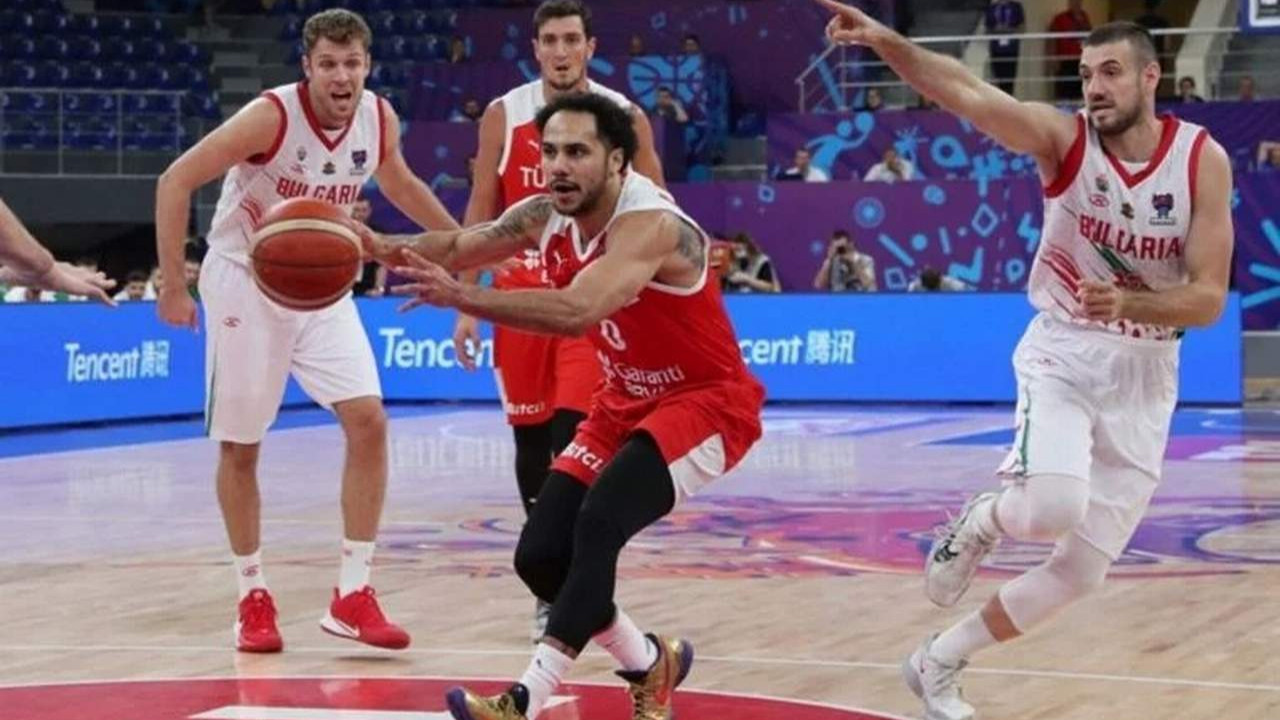 12 Dev Adam, EuroBasket'te Bulgaristan'ı mağlup etti