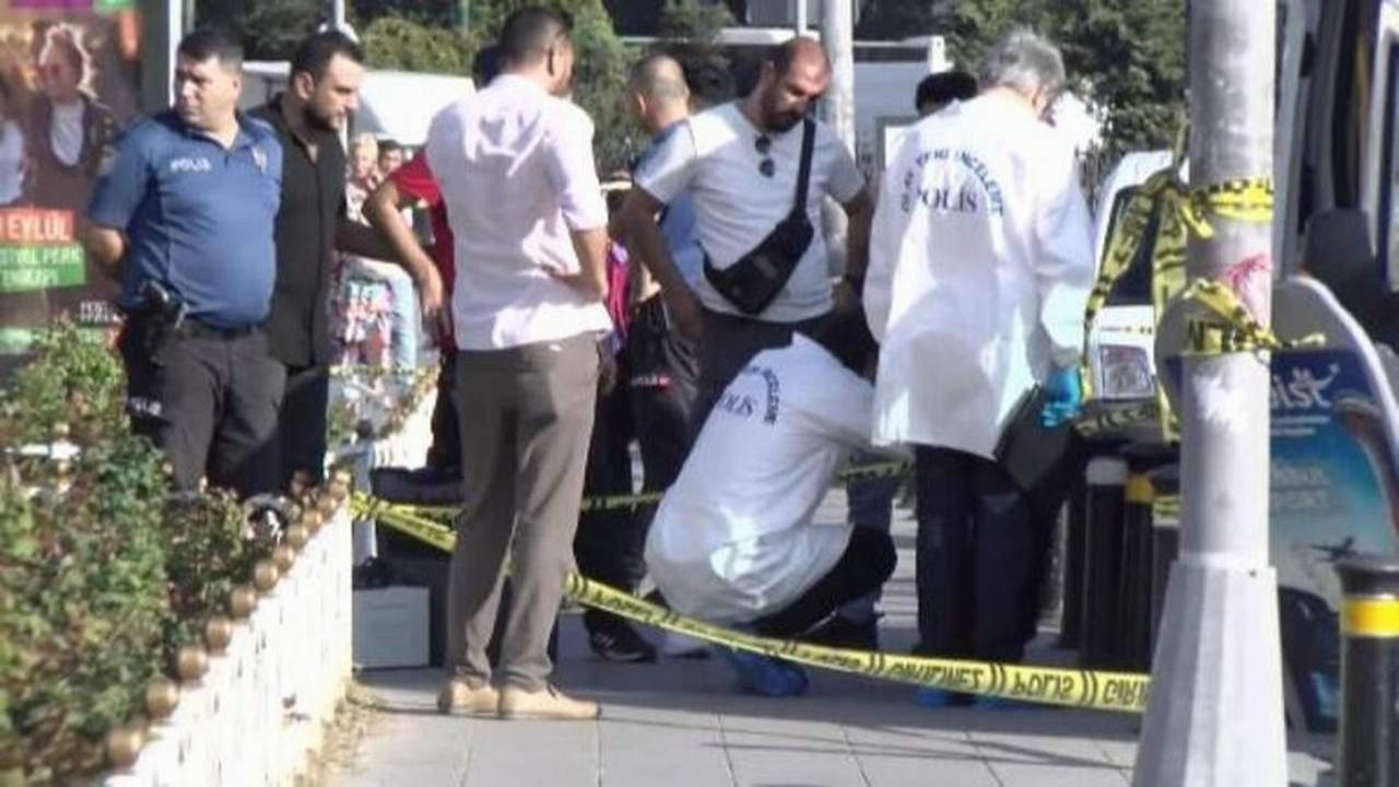 İstanbul'da bir polis  minibüste meslektaşını vurdu