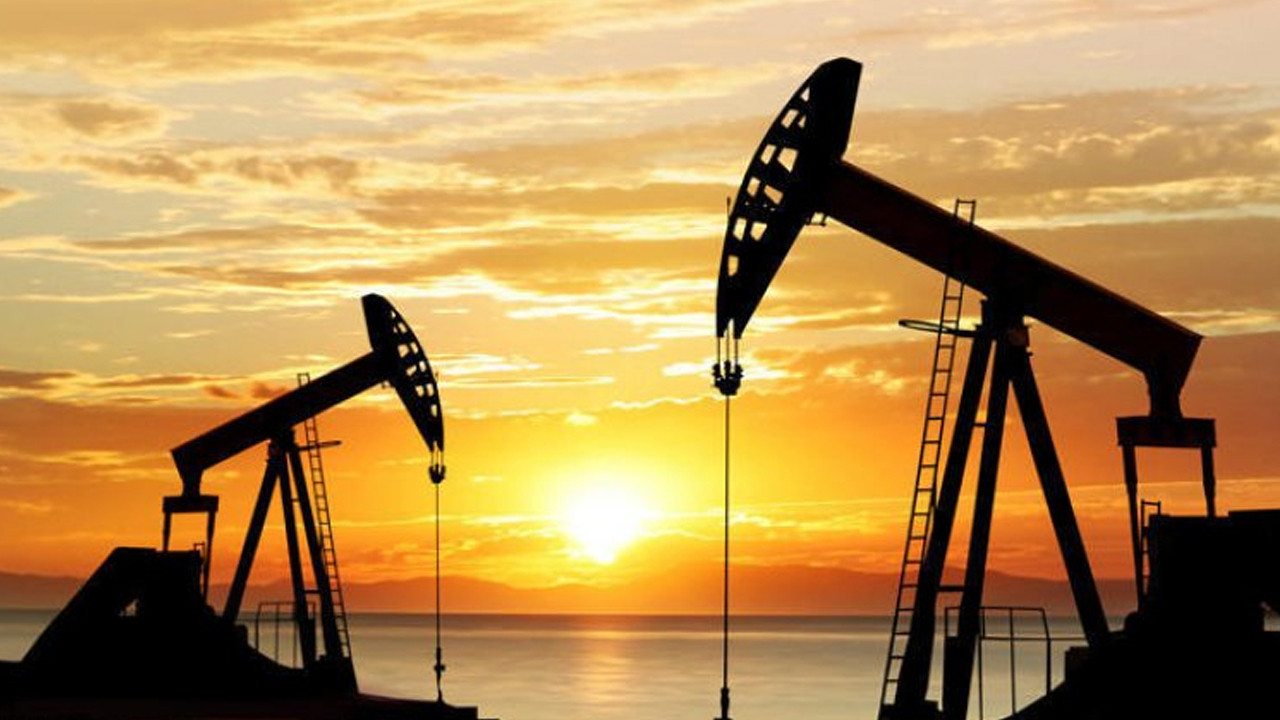 Brent petrolün varil fiyatı 89 dolar seviyesine geriledi