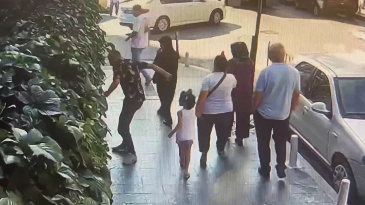 İstanbul'da dehşet: Eşini sokak ortasında dövdü
