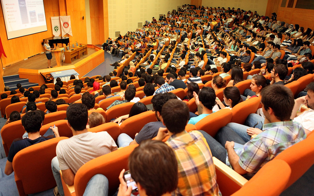 Tüm Türkiye'de üniversitelerin açılışı süresiz ertelendi