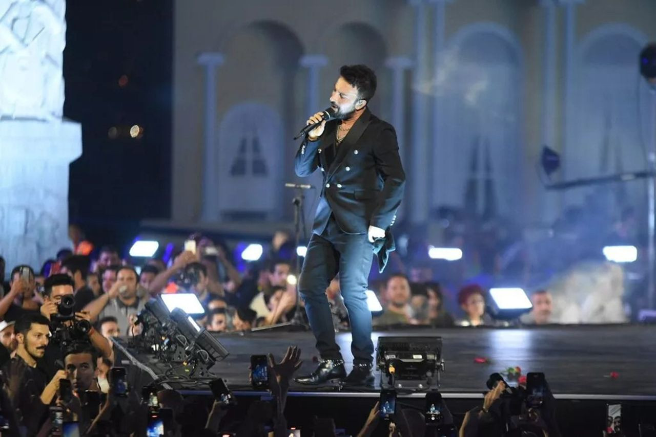 İzmir'de Tarkan çılgınlığı! İzmir Marşı yarıda kalınca bakın ne yaptı - Resim: 2