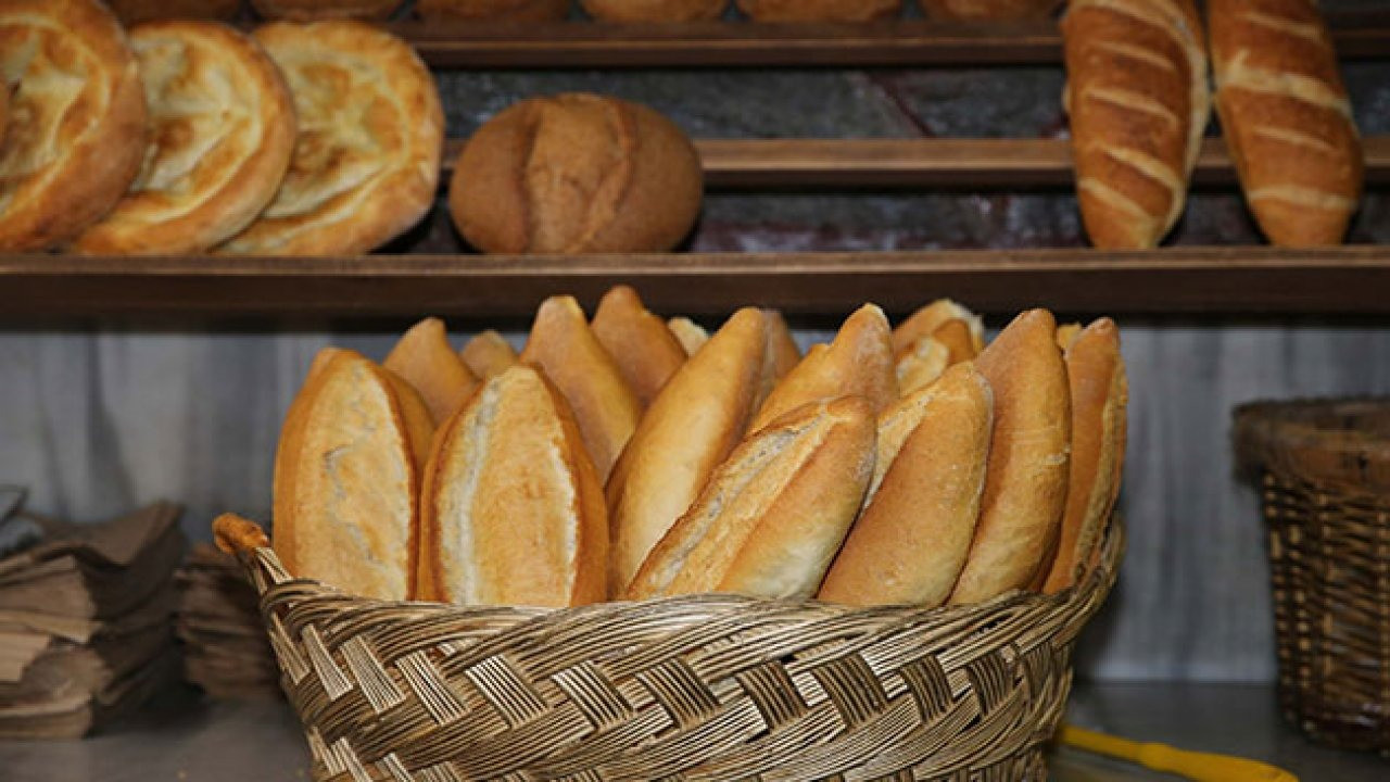 İzmir'de ekmek ve simide kaçak zam