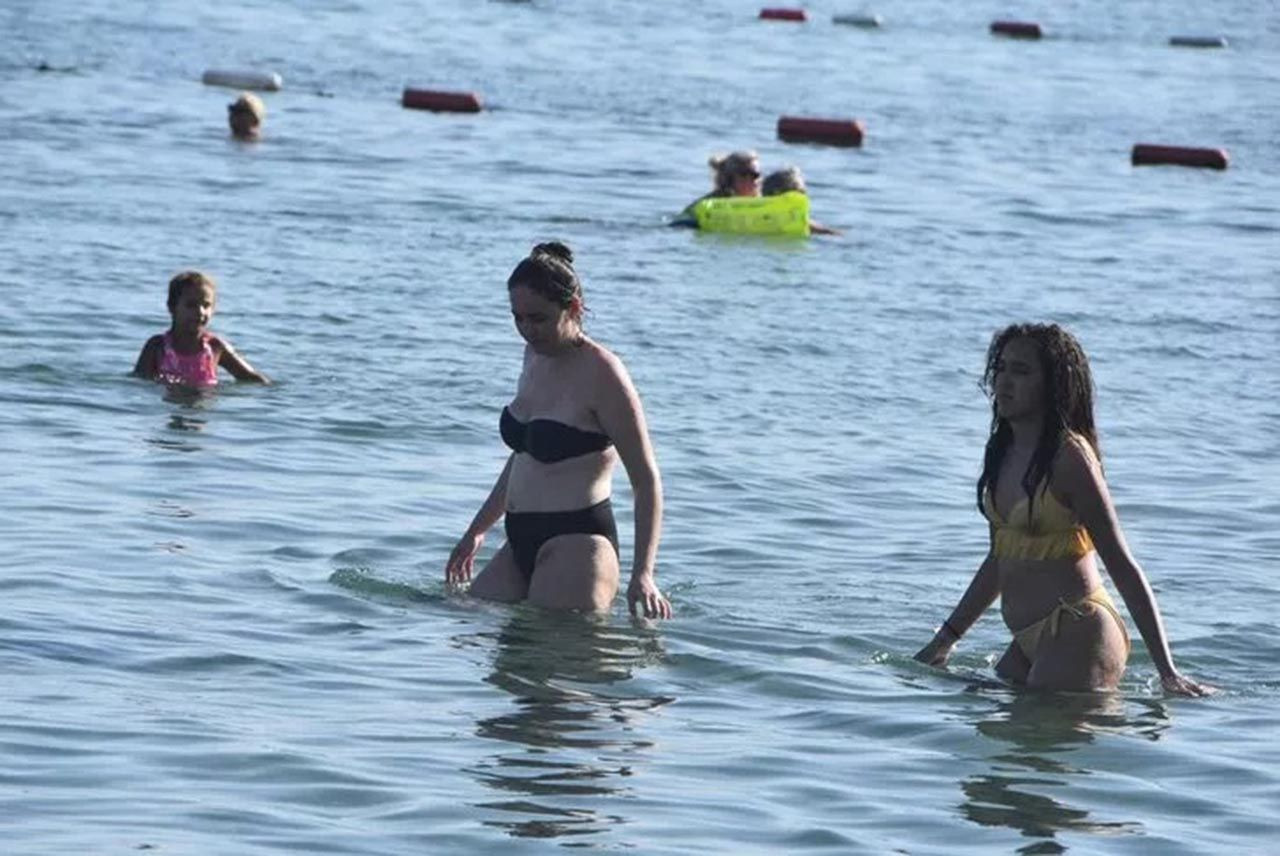 Okullar açıldı, plajlar onlara kaldı - Resim: 3