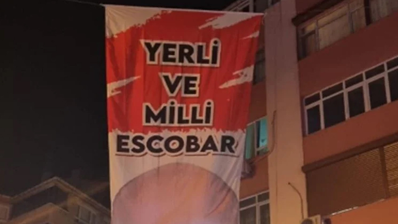 Zafer Partisi'nin ''Yerli ve Milli Escobar'' pankartını polis indirdi