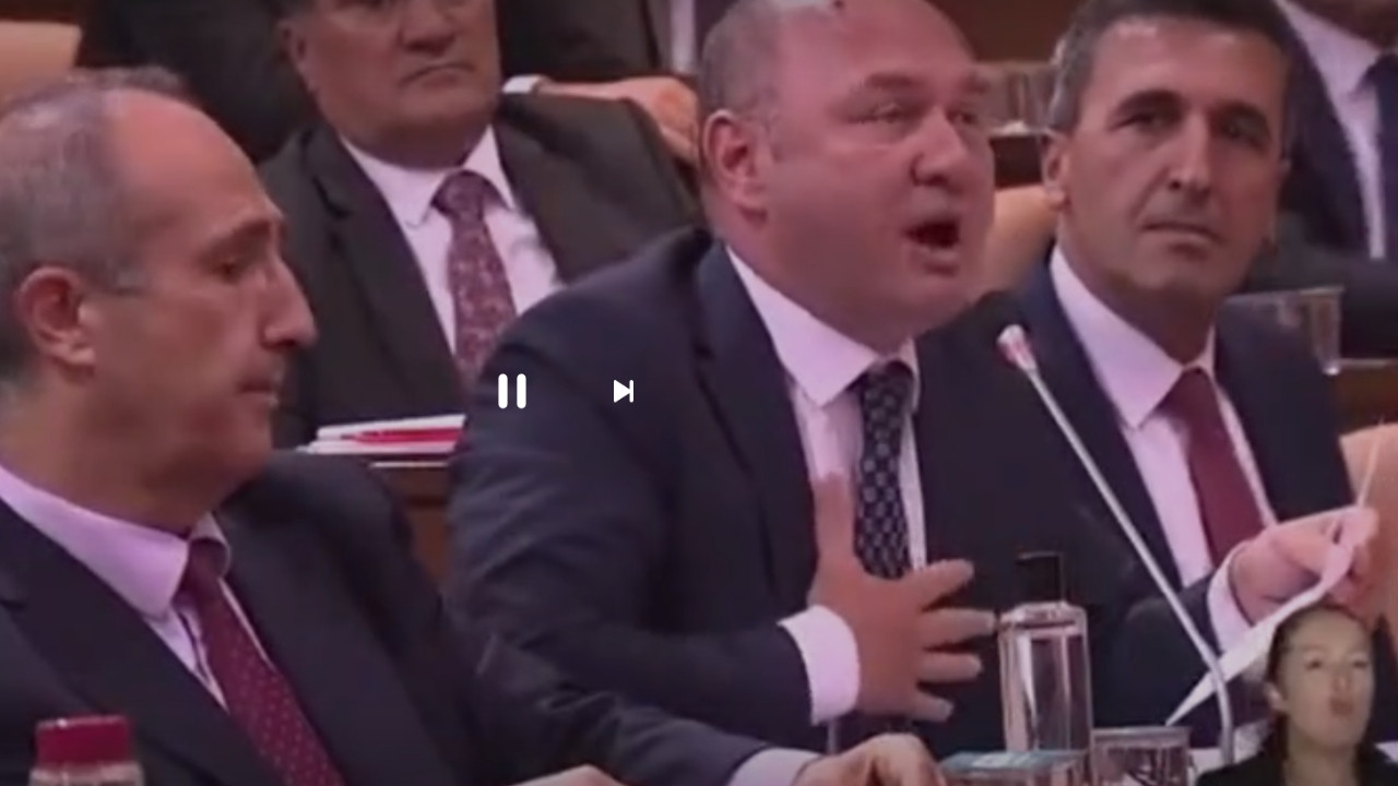 İBB meclisinde Vahdettin tartışmasında kıyamet koptu