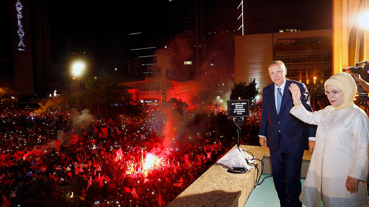 Son seçim anketini iktidara en yakın isim açıkladı: Erdoğan'a ''HDP seçmeni'' uyarısı