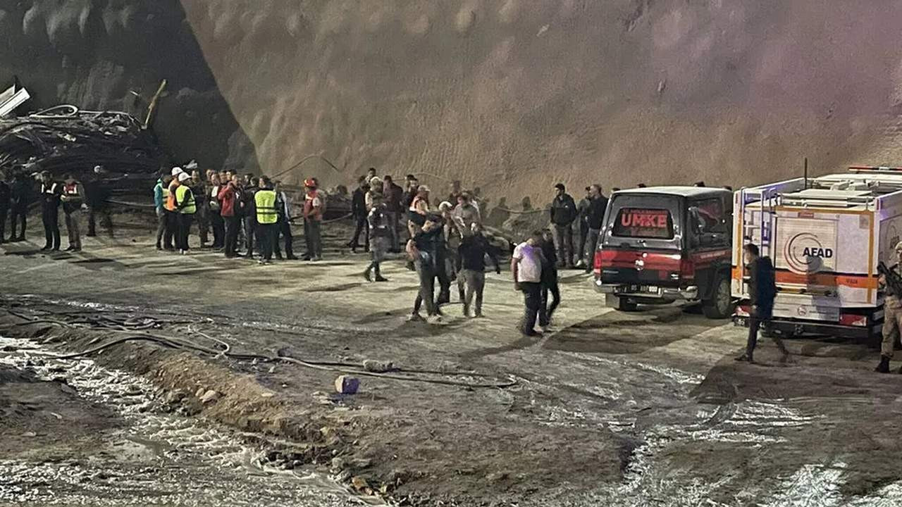 Tünel inşaatında göçük! 2 işçi öldü