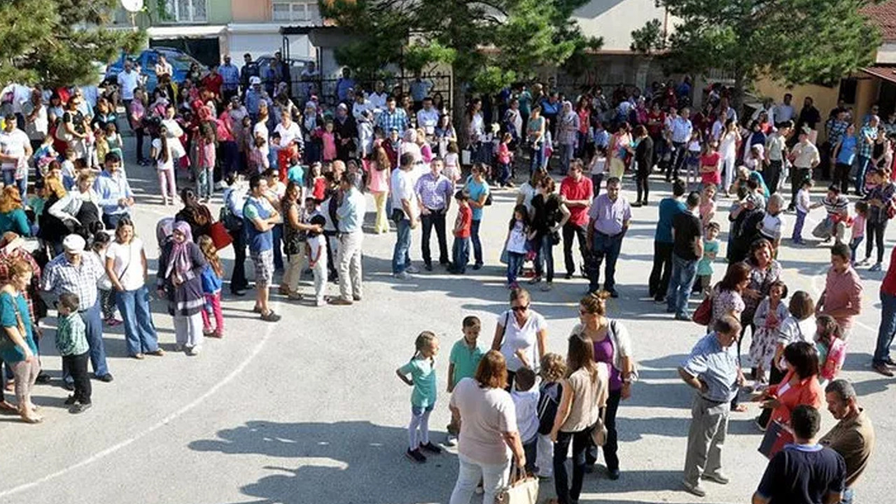 CHP'li vekilden bomba iddia: Okul müdürü ''sınıf için 20 bin TL'' istedi