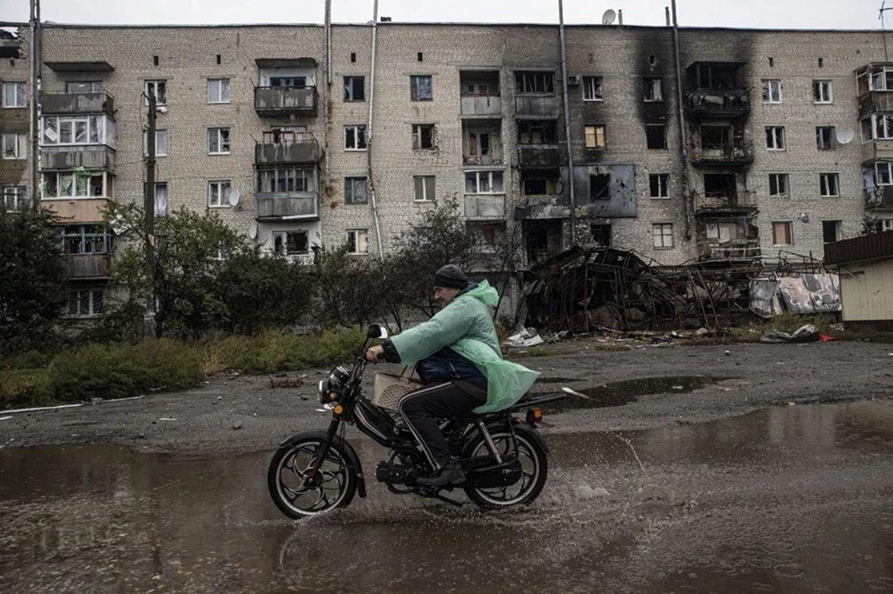 Ukrayna'da savaşın yok ettiği kasaba böyle görüntülendi - Resim: 1