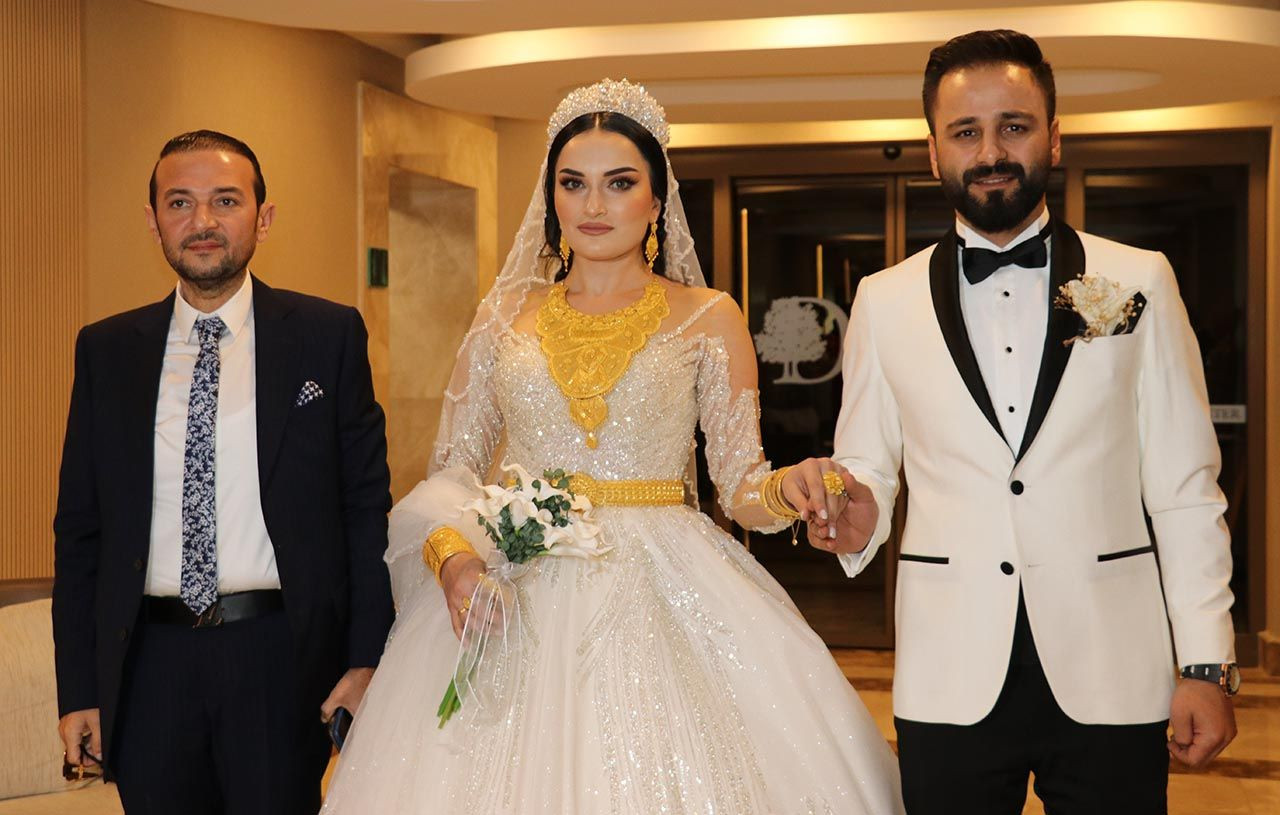 Aşiret düğününde milyonlar havada uçuştu! - Resim: 3